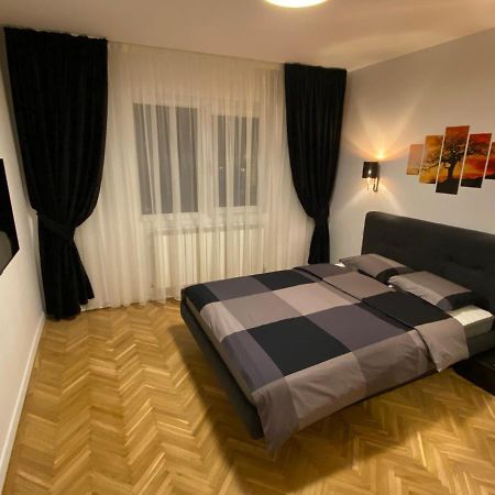Center Loft Leilighet Buzău Eksteriør bilde